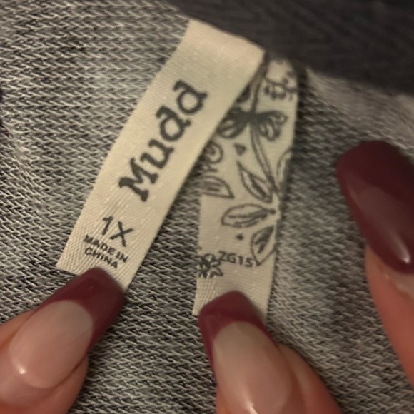 Plus Size Women’s Long Sleeve Detailed Tie Top | Size 1X - Picture 3 of 3